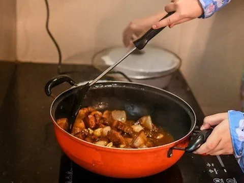 Thức ăn nào không nên để qua đêm?