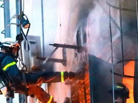 Vụ cháy quán karaoke ở Bình Dương làm chết 32 người: Vì sao phải cứu hỏa đến 24 giờ?