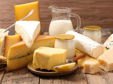 Phô mai rất tốt nhưng không phải ai cũng ăn được, nhất là nhóm người này