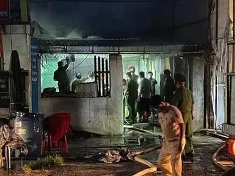 NÓNG: Cháy nhà lúc rạng sáng, bước đầu xác định 3 người thương vong