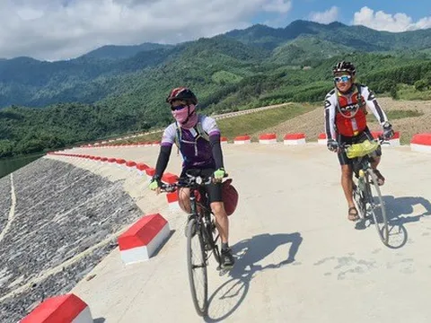 Người tập gym, chạy bộ bổ sung gì khi tập luyện?