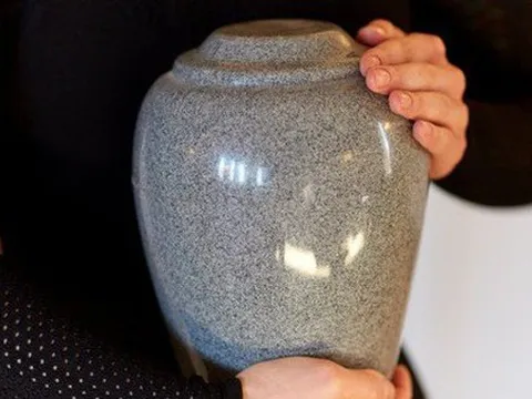 Cháu bé chậm phát triển được báo 'chết vì COVID-19, thi thể thiêu thành tro'