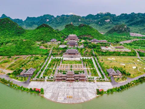 Ngôi chùa rộng gấp 10 lần quận Hoàn Kiếm, xây nửa thế kỷ mới xong