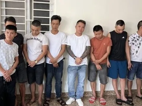 Đột kích giữa đêm, bắt quả tang 8 đối tượng đang "bay lắc"