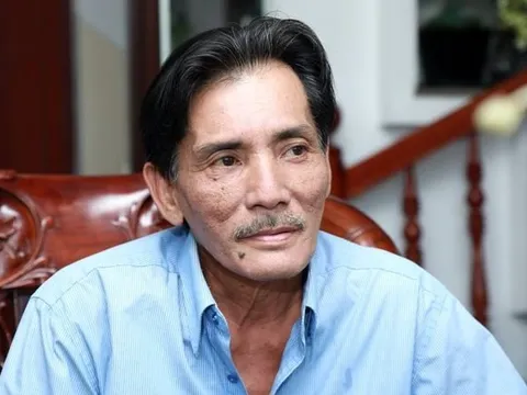 Nghệ sĩ Thương Tín về quê chữa chân hậu đột quỵ