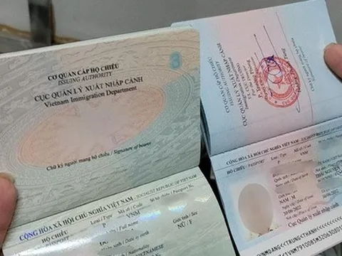 Hộ chiếu phổ thông mẫu mới được in bị chú từ 15/9