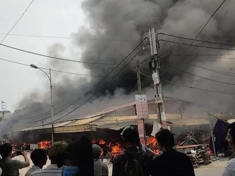Cháy ngùn ngụt tại chợ Trưng Trắc, Hưng Yên