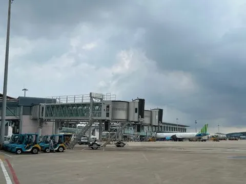 Cặp vé bay 3 triệu đồng, hết gần một nửa là thuế phí