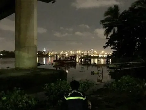 Để lại ba lô, nam thanh niên nhảy cầu Bình Lợi trong đêm