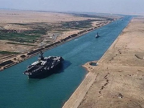 Kênh đào Suez tăng phí quá cảnh để đối phó với lạm phát cao