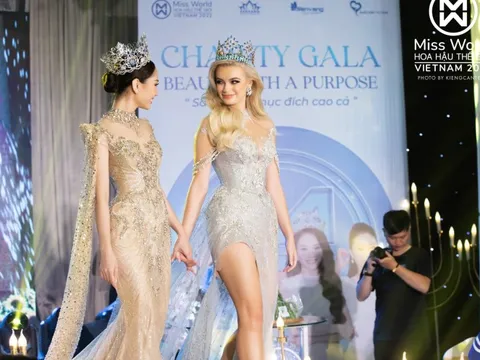 Váy do hoa hậu Karolina và Mai Phương mặc đấu giá được 300 triệu để gây quỹ từ thiện