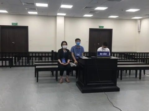 Nữ cán bộ cấp thẻ "Luồng xanh" trái quy định lĩnh án 24 tháng tù