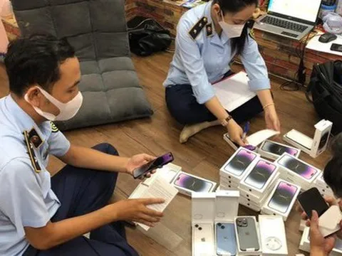 Thu giữ lô điện thoại iPhone 14 không hóa đơn trị giá 1,6 tỷ đồng
