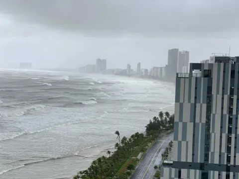 Tập trung lực lượng khẩn cấp ứng phó bão NORU