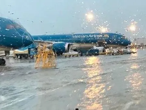 Tạm đóng cửa một số sân bay trong vùng đổ bộ của siêu bão Noru