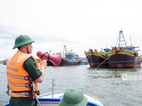 Bình Thuận: Tàu cá hoạt động trên biển được hướng dẫn tránh, trú bão an toàn