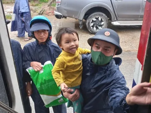 Từ 10h ngày 27/9, người dân Lý Sơn (Quảng Ngãi) không ra khỏi nhà, nơi cư trú