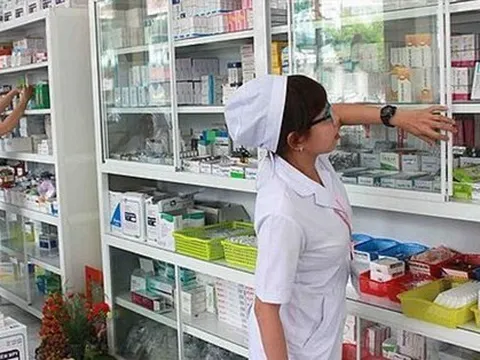 Giá thuốc tăng vọt vì khan hiếm