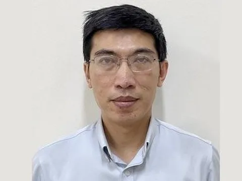 Khởi tố bị can Nguyễn Quang Linh về tội Nhận hối lộ