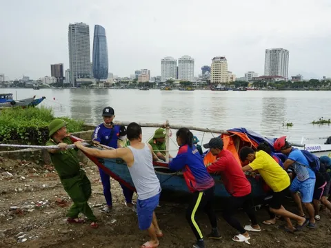 ĐÀ NẴNG: Khẩn cấp sơ tán hơn 80.800 dân; yêu cầu mọi người không ra khỏi nhà từ 20h ngày 27/9