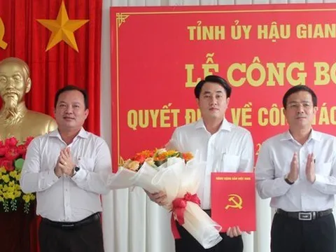 Điều động, luân chuyển nhiều cán bộ chủ chốt ở Hậu Giang