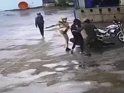 NÓNG: Báo cáo Bộ Công an vụ tổ cảnh sát đánh, đá liên tục 1 nam sinh