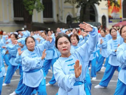 Vinamilk đồng hành cùng hơn 2.000 người cao tuổi Thủ đô nhân ngày Quốc tế người cao tuổi