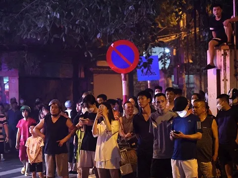 Hà Nội: Cháy rụi ba ngôi nhà liền kề phố Nhân Hòa