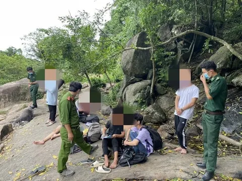 Lên đèo Hải Vân tắm suối, một học sinh đuối nước thương tâm