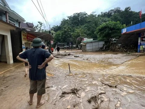 Khung cảnh tan hoang sau trận lũ quét kinh hoàng ở Nghệ An