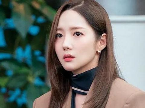 Chị ruột từ chức ngay sau khi Park Min Young chia tay đại gia tai tiếng