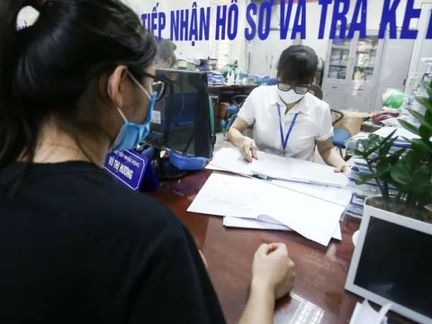 Hà Nội tăng lương cho cán bộ, công chức để ngăn tình trạng nghỉ việc