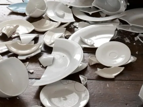 Bình Thuận: Bản án cho nghịch tử cầm chén ném vào mặt cha ruột