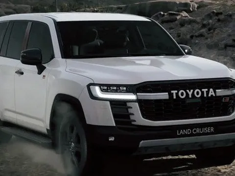 'Xe chủ tịch' Toyota Land Cruiser tăng giá gần 100 triệu đồng