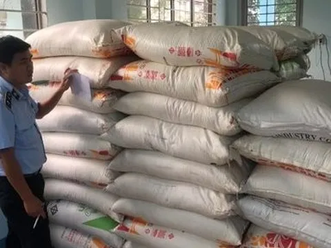 Long An thu giữ hơn 10.000 kg đường cát nhập lậu