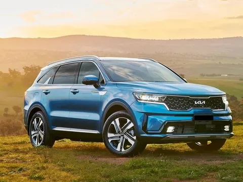 Có gì ở mẫu xe hybrid bình dân đầu tiên được lắp ráp tại Việt Nam?