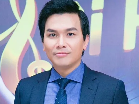 Lỡ hẹn show ca nhạc từ thiện ở Việt Nam, Mạnh Quỳnh ủng hộ “nóng” 100 triệu