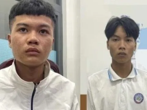 Bắt 2 đối tượng đổ xăng đốt ô tô ở Tp.HCM