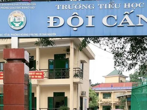 Chủ nợ nhờ cô đưa học sinh về 'gặp bố lần cuối', điều xe cứu thương và bình gas đến trường