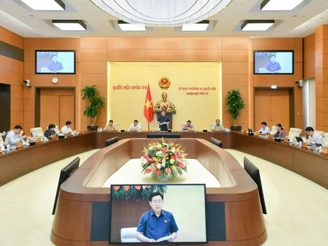 Ủy ban Thường vụ Quốc hội cho ý kiến về công tác nhân sự