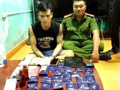 Cận cảnh tang vật trong vụ án bắt kẻ vận chuyển 5500 viên ma túy