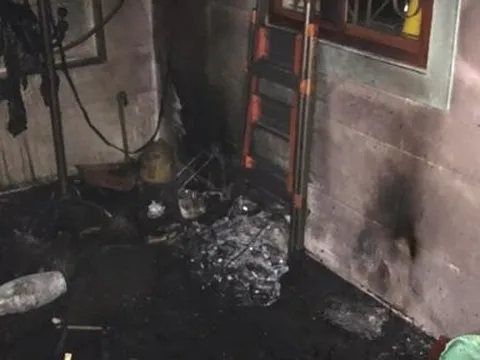 Giải cứu kịp thời bốn người mắc kẹt trong căn nhà cháy lúc rạng sáng