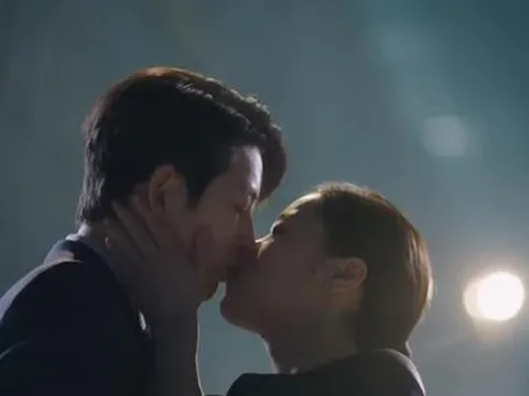 Nụ hôn bị khán giả chê nhạt nhẽo