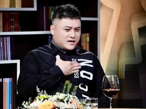 Ca sĩ Vũ Duy Khánh: Bước chân ra đường người ta lại chỉ trỏ "thằng này bị vợ bỏ"