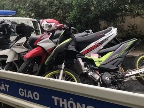 “Quái xế” tổ chức đua xe so kè tốc độ cắt cử "chim lợn" canh công an