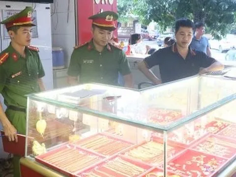 Truy bắt đối tượng đột nhập trộm 183 chỉ vàng