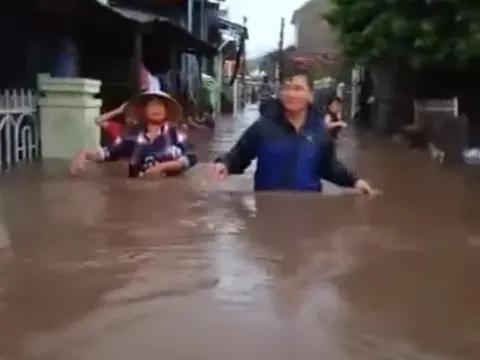 Khánh Hòa: Hơn 50 căn nhà ở huyện Vạn Ninh ngập sâu do mưa lớn