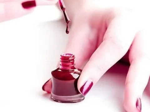 Thu hồi lô sơn móng tay được bán trong siêu thị lớn tại Việt Nam