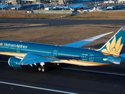 Máy bay quay đầu, hạ cánh tại Tân Sơn Nhất để cấp cứu hành khách