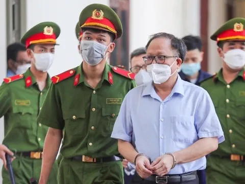 Bị cáo Tất Thành Cang hầu tòa vụ bán rẻ đất cho Quốc Cường Gia Lai